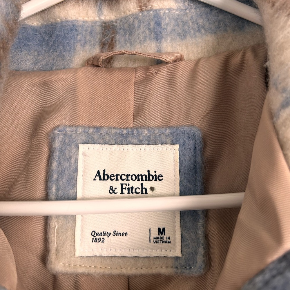 Abercrombie & Fitch Light Blue and Cream Jacket - Picture 2 of 2